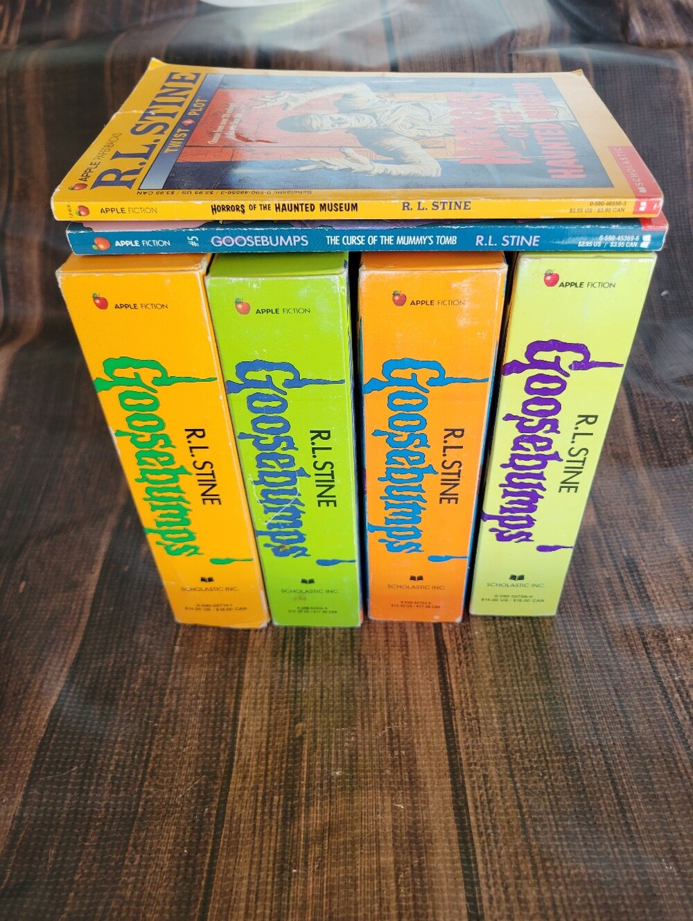 Huge Lot Of Vintage RL STINE GOOSEBUMPS Books! 90's Kid Nostalgia - Picture 2 of 15